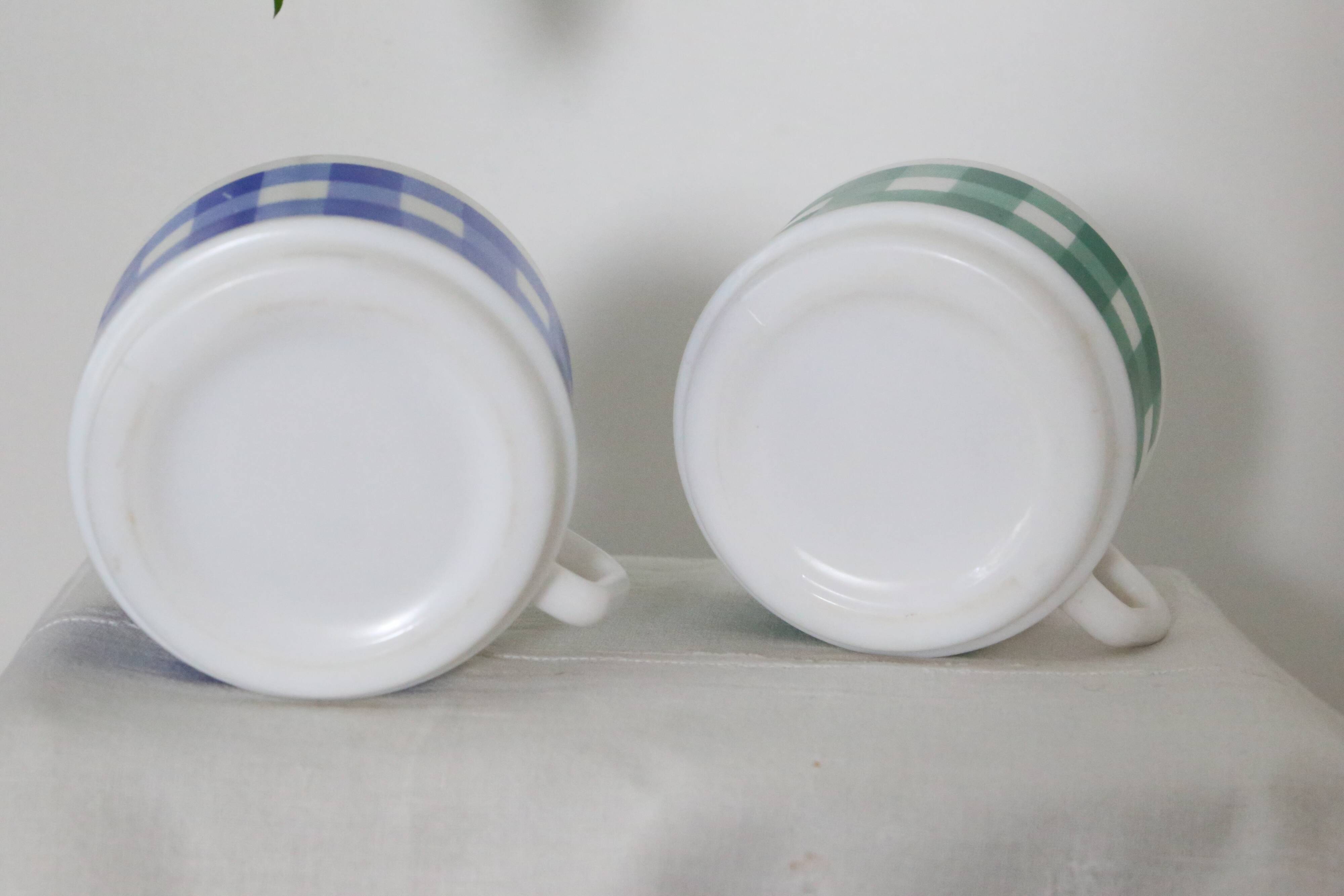 Large Arcopal x2 cups, vintage French