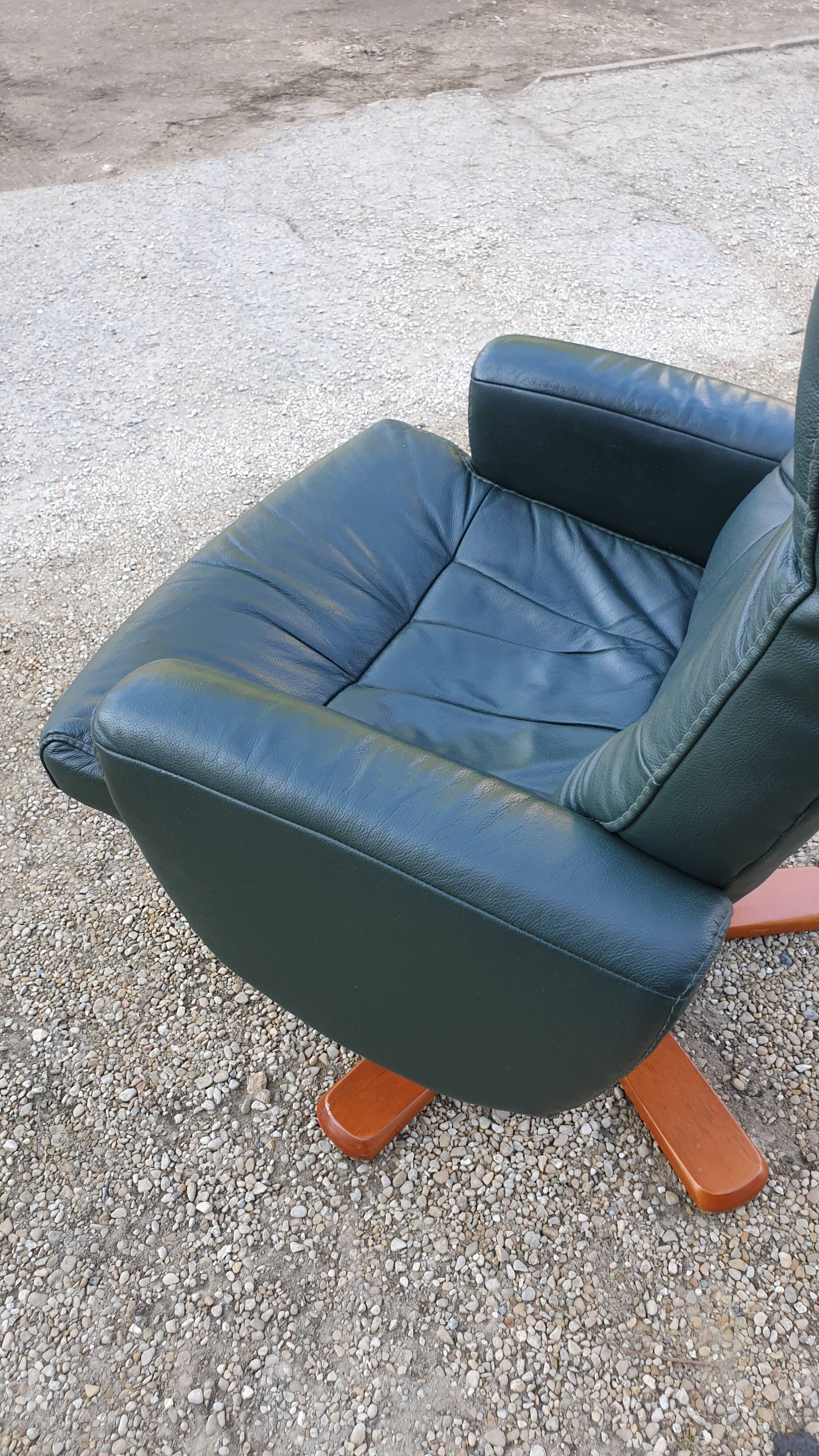 Reclining relaxing chair