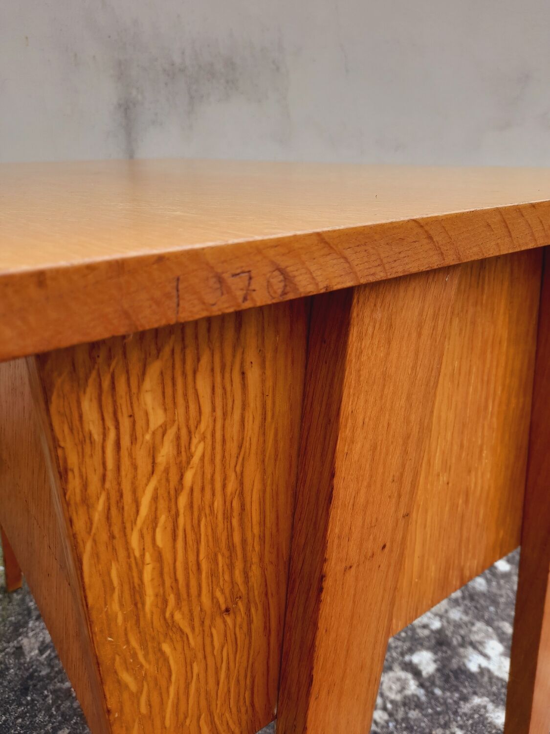 Vintage desk feet compass