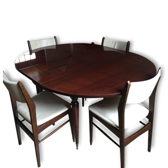 Oval table + chairs