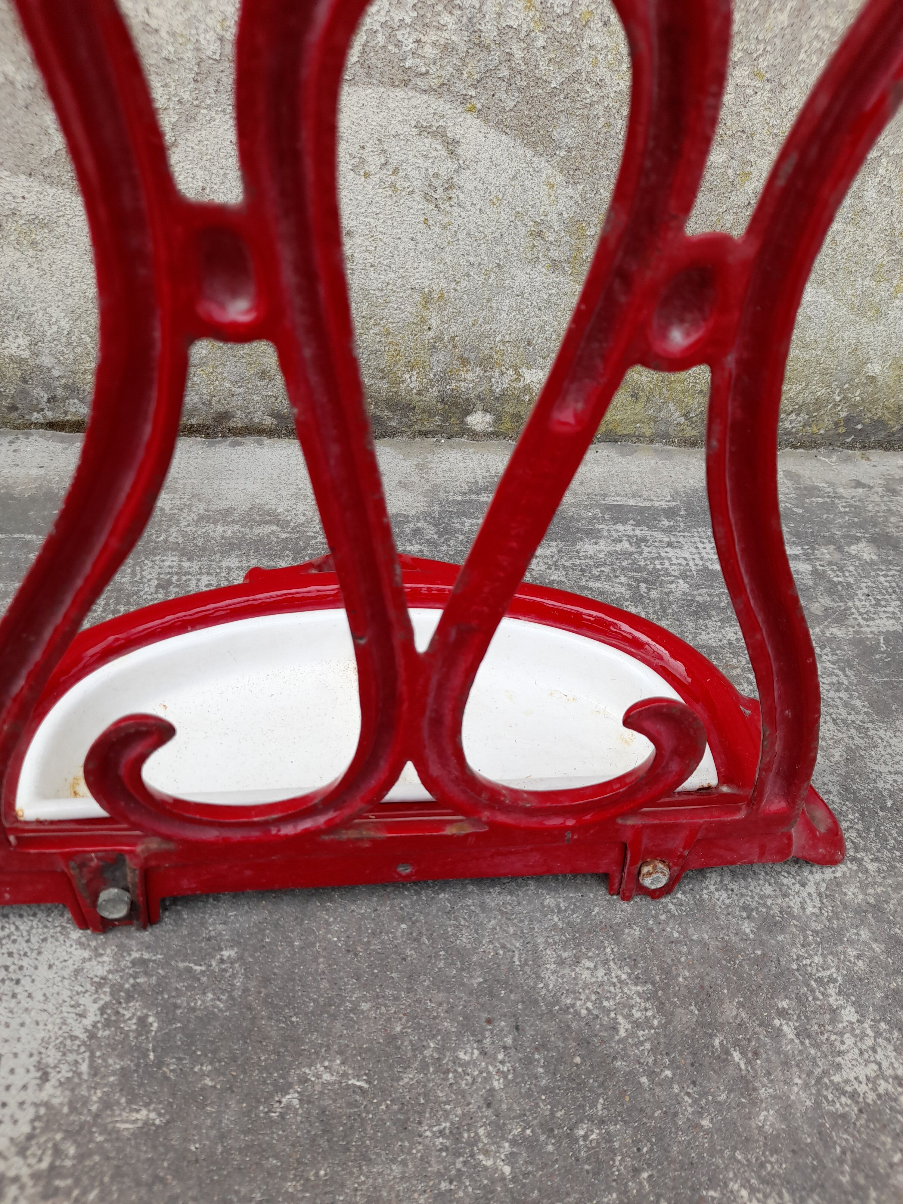 Enamelled cast iron cane umbrella holder