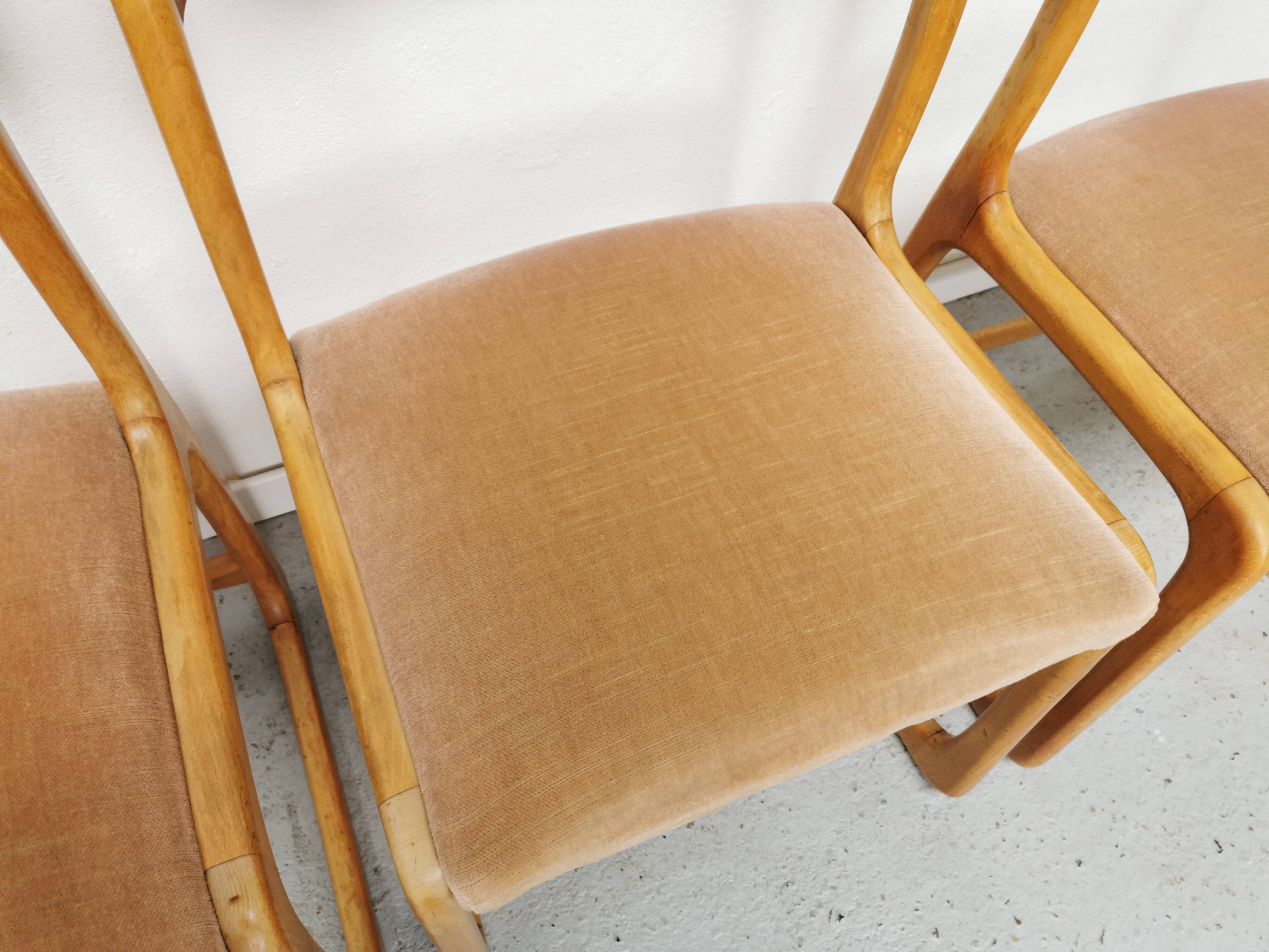 Series of 4 chairs Baumann Traineau