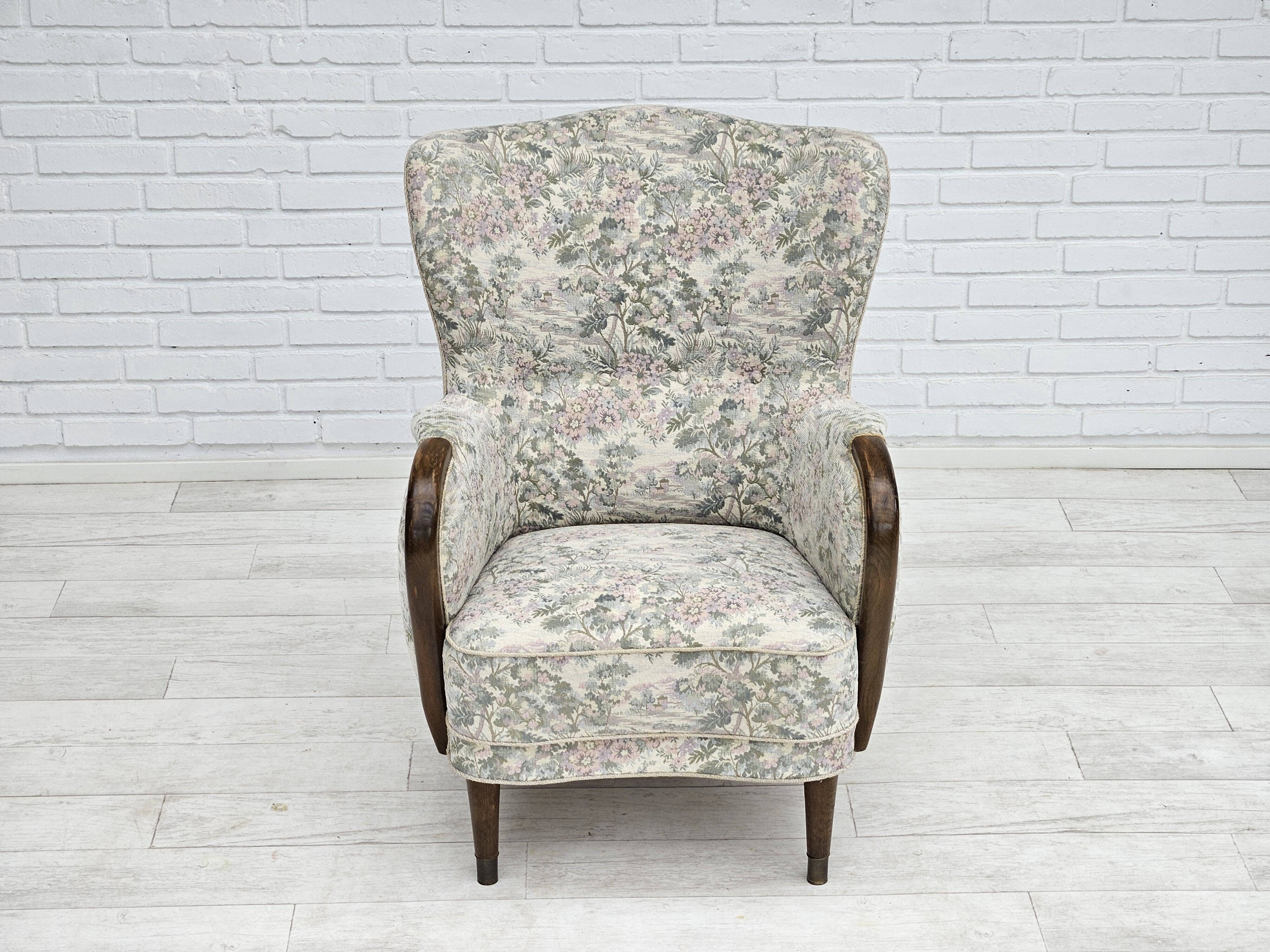 Fauteuil danois années 1955-60 en tissu fleuri multicolore