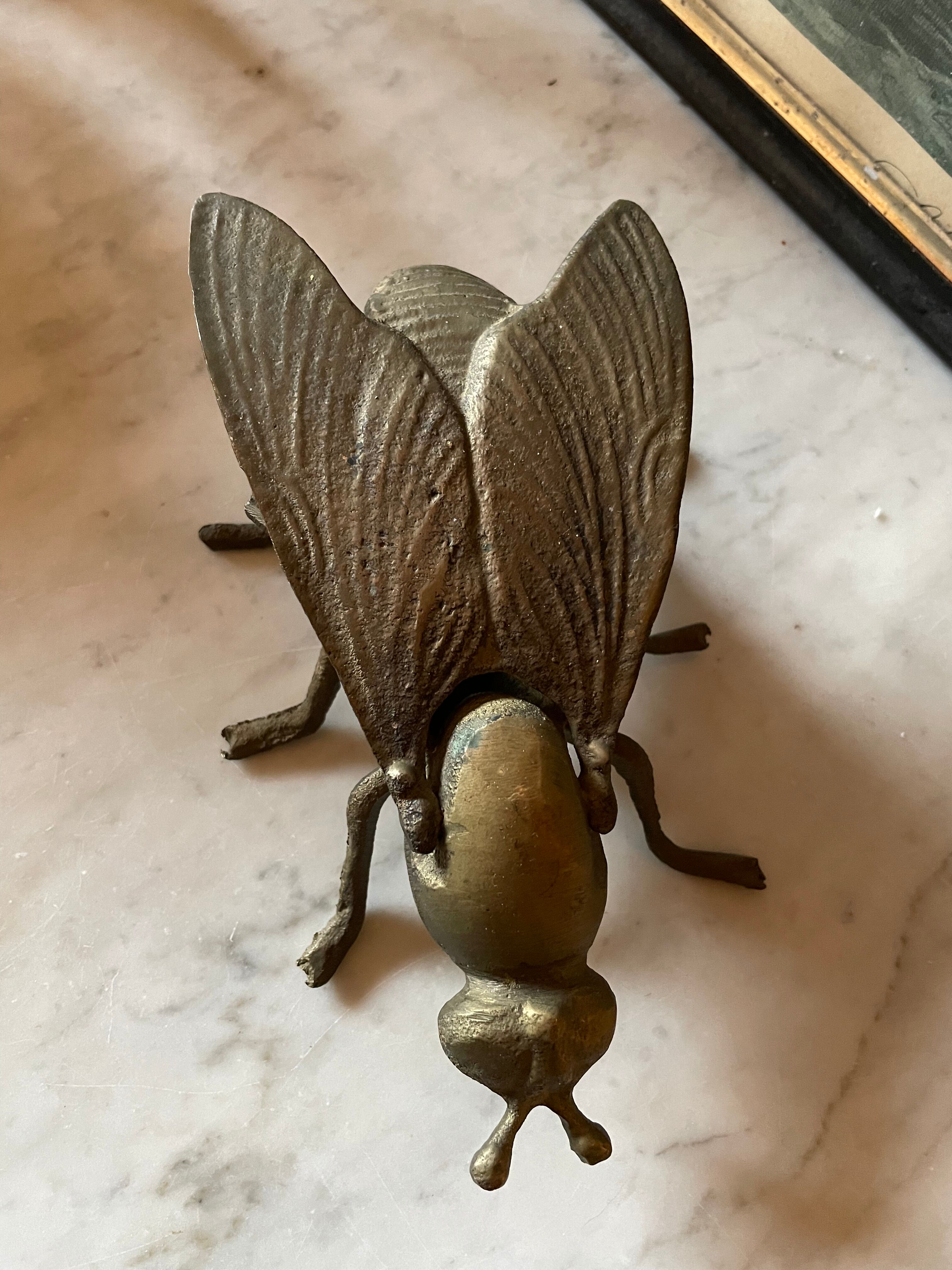 Golden metal insect ashtray