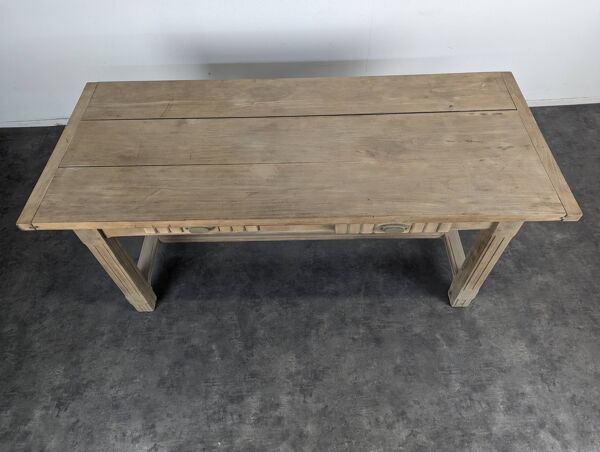 Table de ferme Art Déco en chêne décapé deux tiroirs pieds cannelés