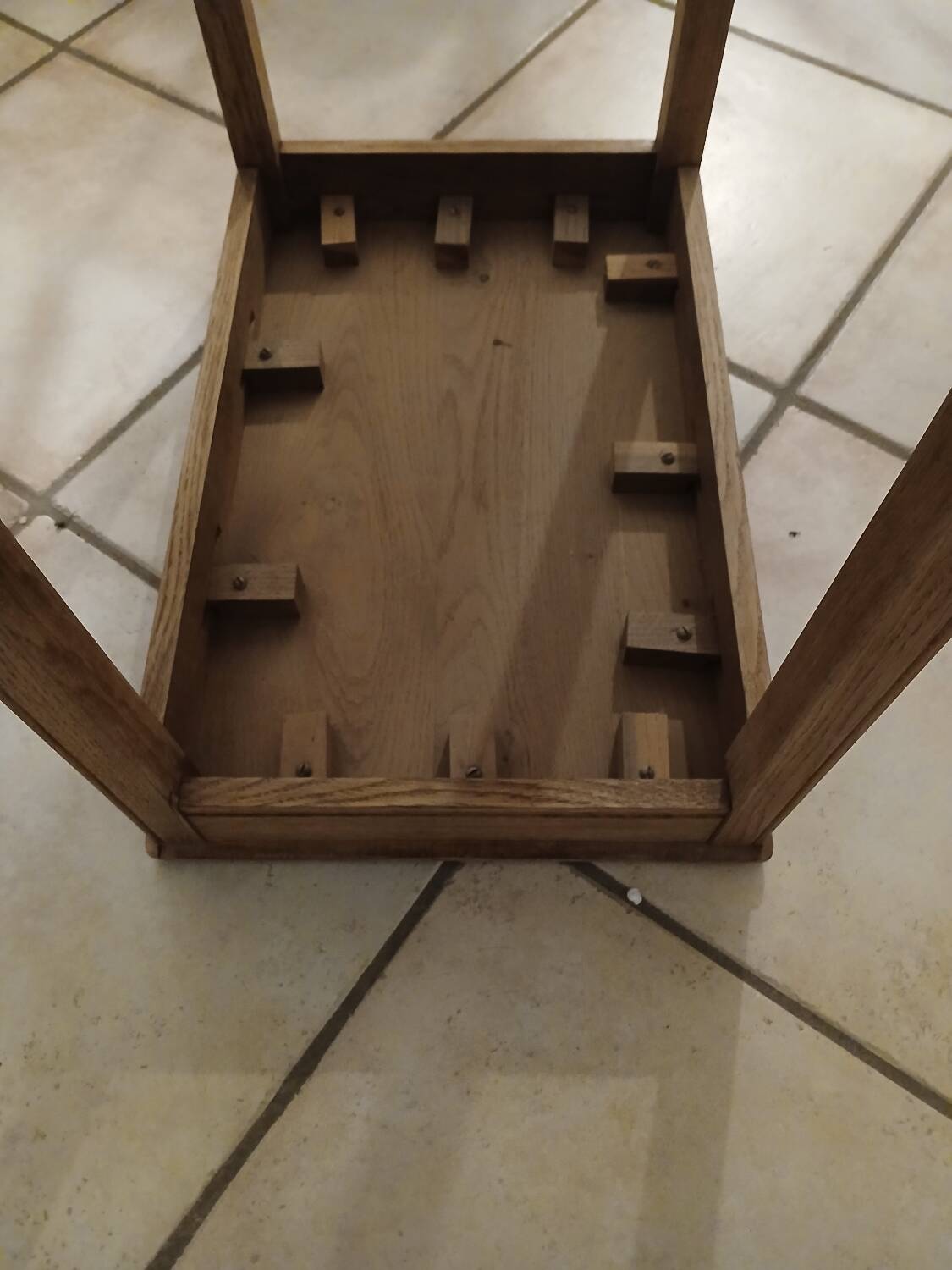 Small piece of furniture/old pedestal table