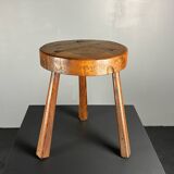 Tabouret de ferme rustique français massif de style brutaliste des années 1950