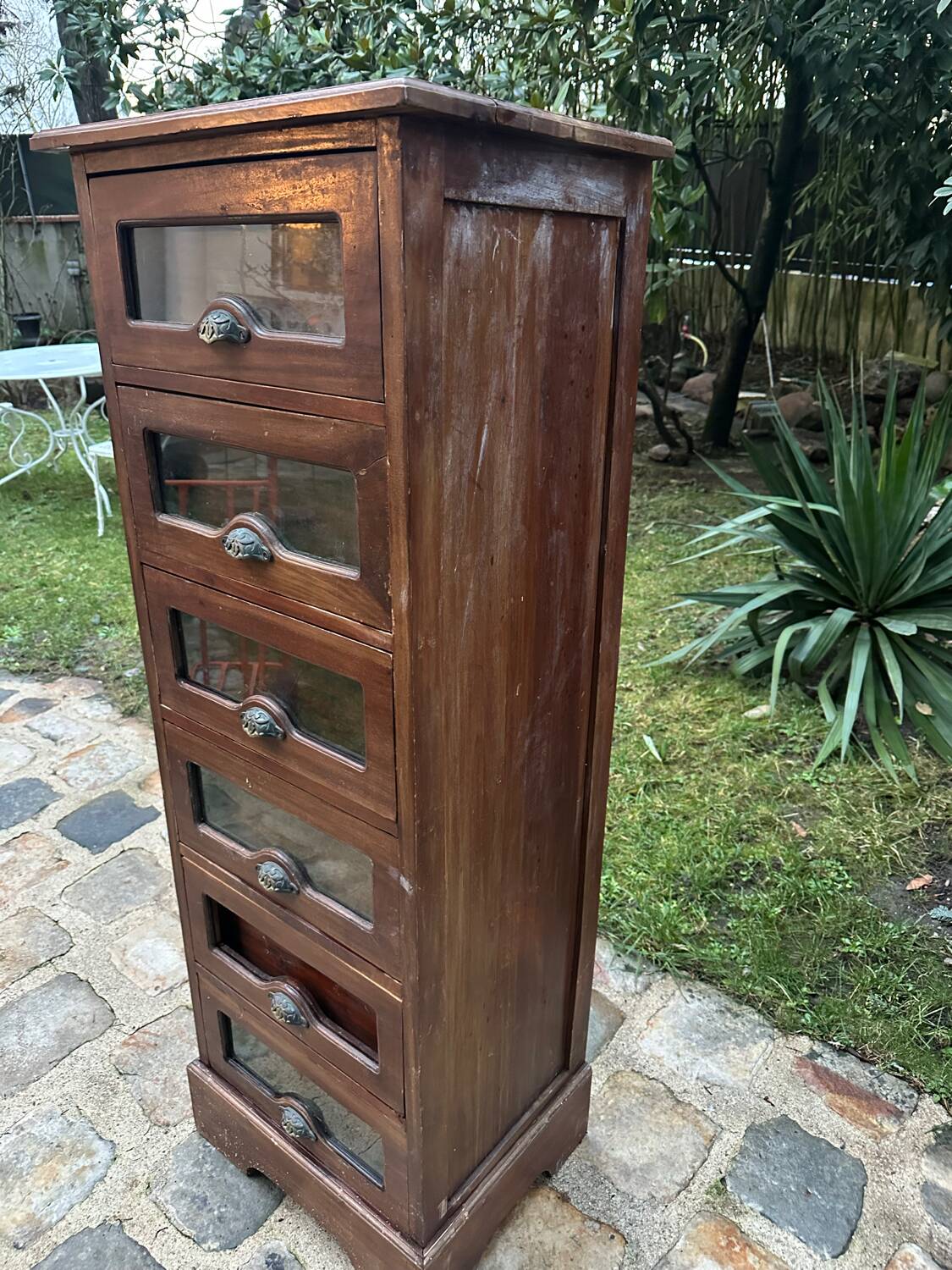 Six-drawer grain cabinet