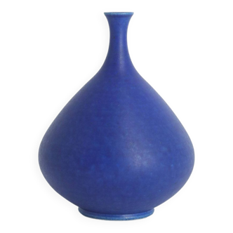 Mid-Century Scandinavian Modern Collectible Small Cobalt Stoneware Vase by Gunnar Borg for Höganäs