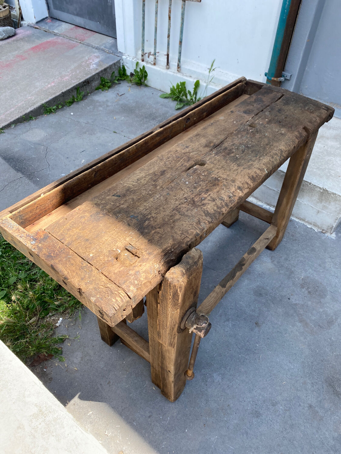 Carpenter's workbench