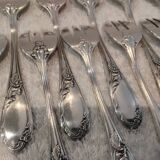 12 silver-plated oyster forks with rocaille ribbon decoration, 13.7 cm