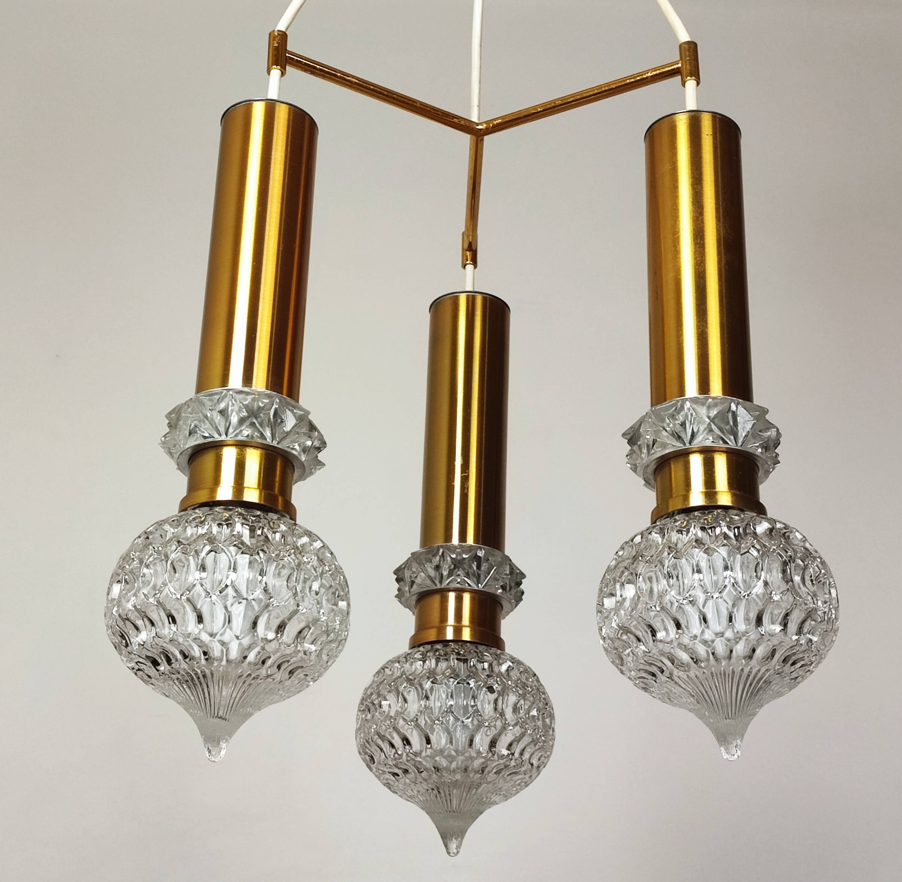 3 globe pendant chandelier