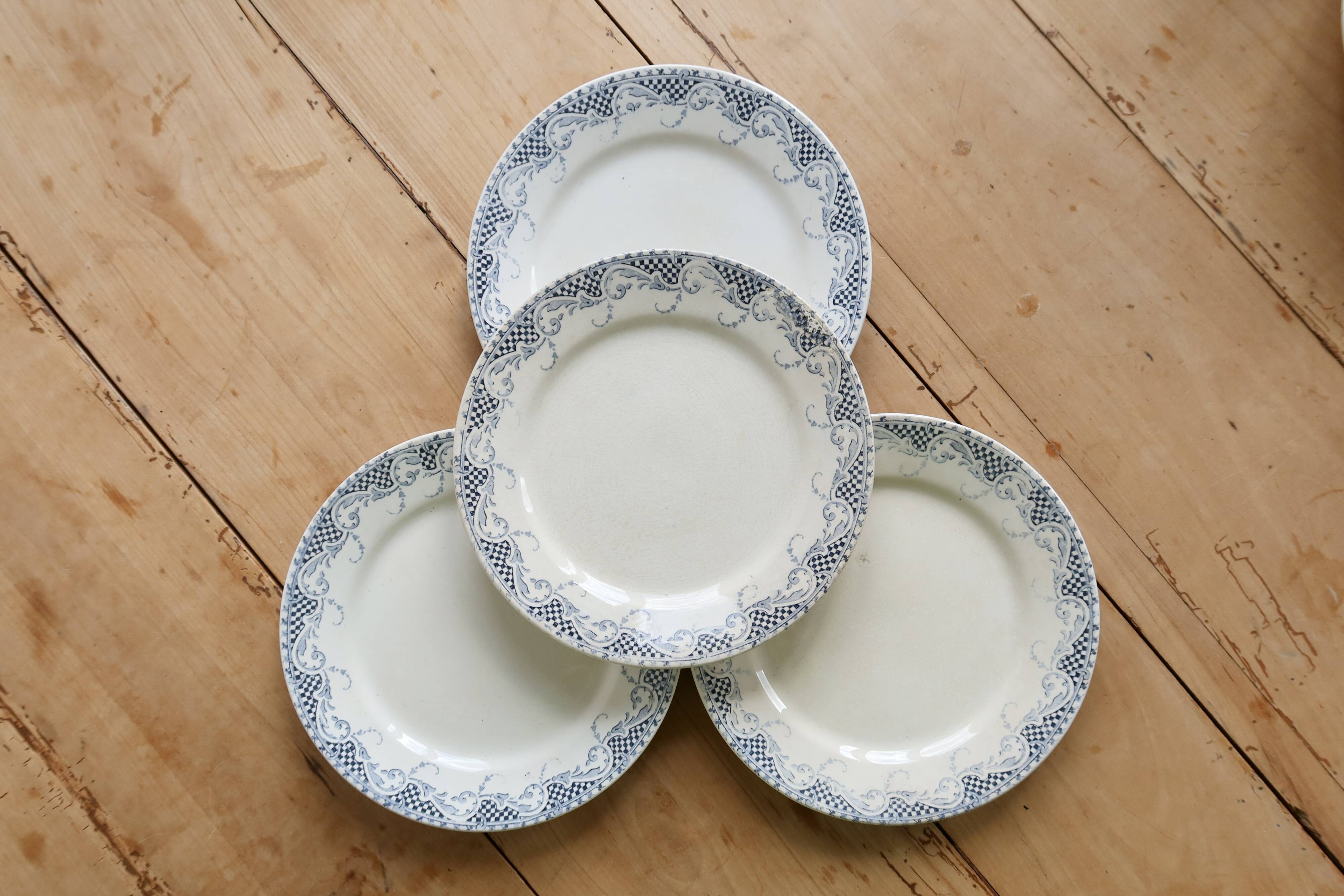 4 dessert plates from Sarreguemines U&C in the Luchon model.