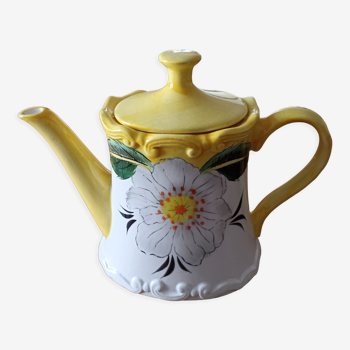 Teapot porcelain white daisies