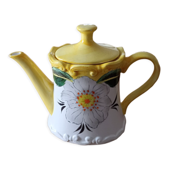 Teapot porcelain white daisies