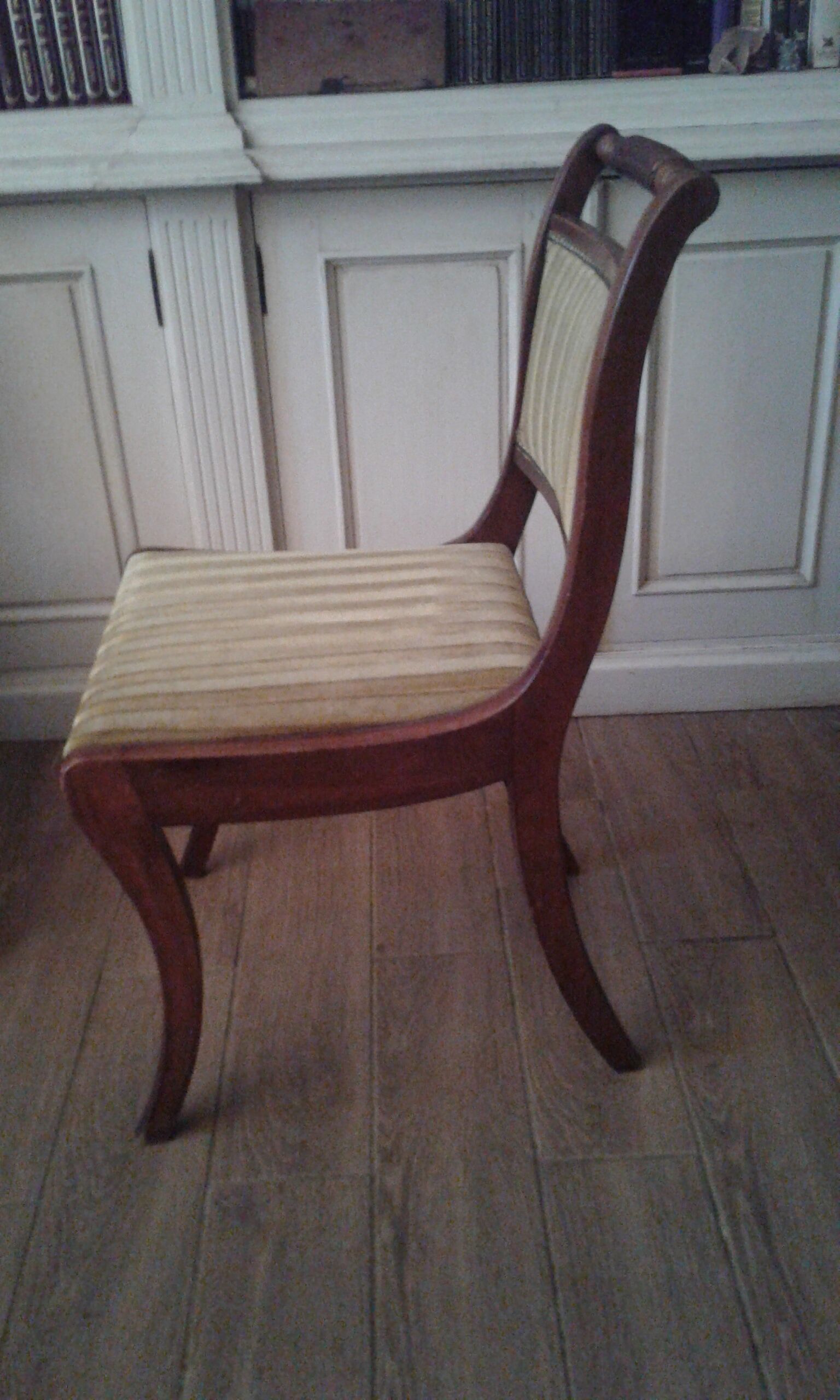 Dining room's table and 4 chairs, english style