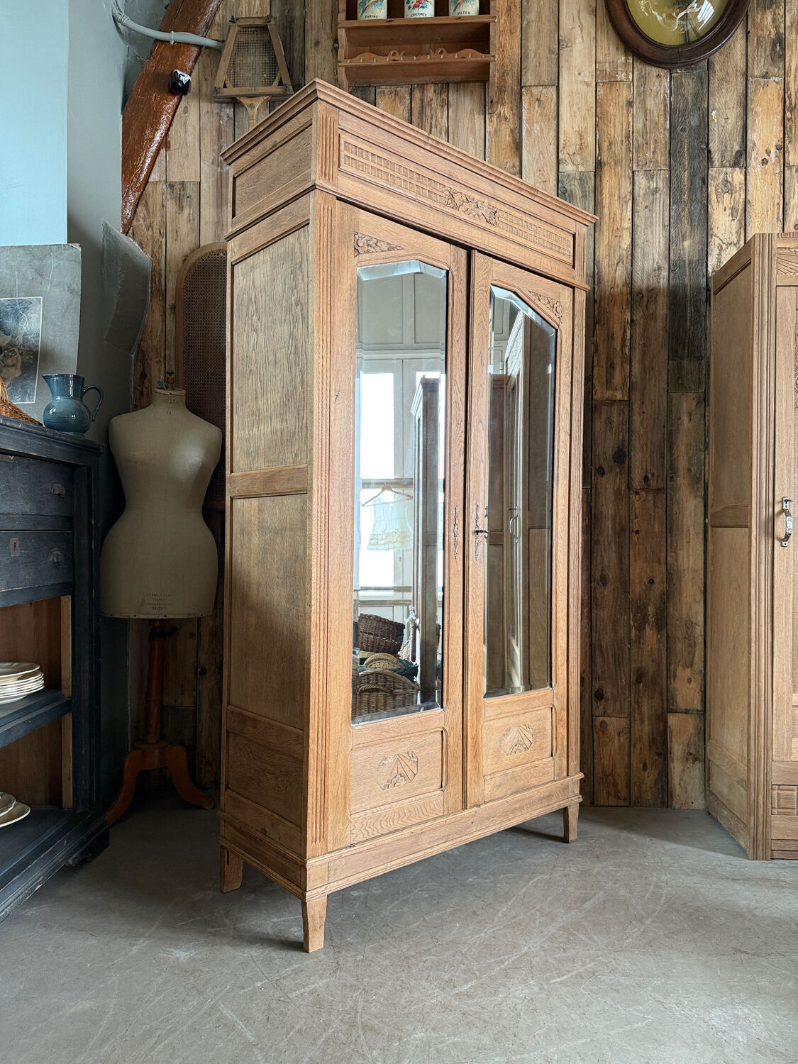 Art Deco oak wardrobe (renovated)