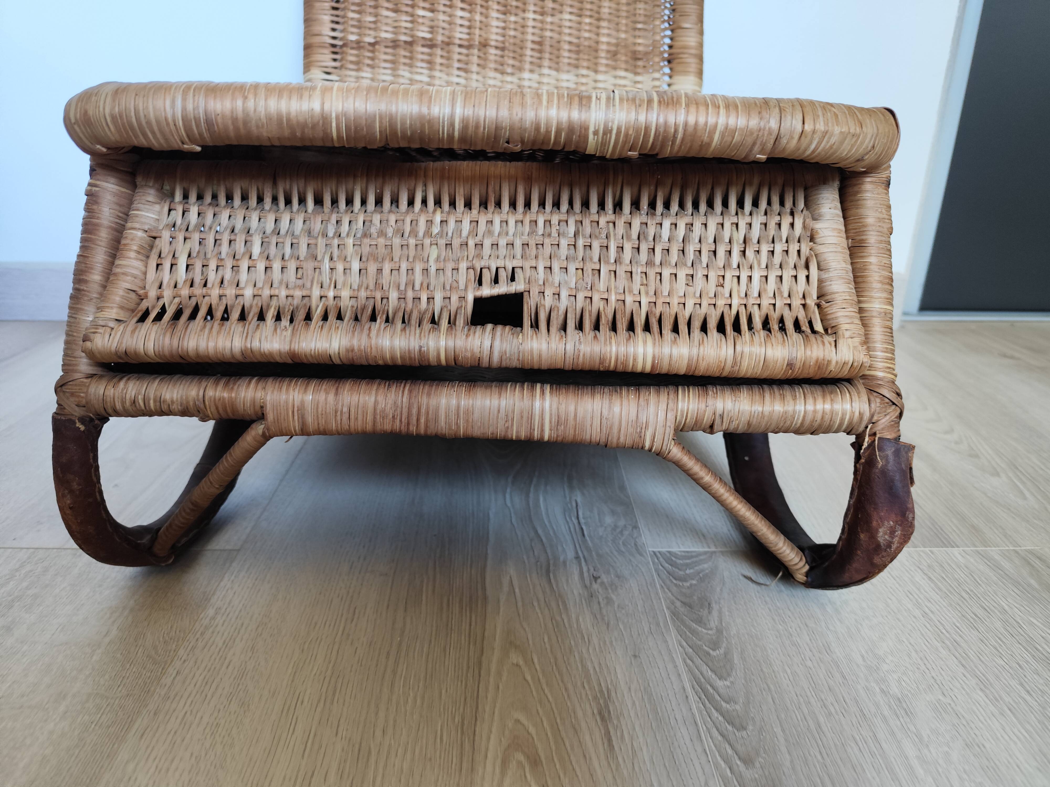Vintage rattan folding picnic chair