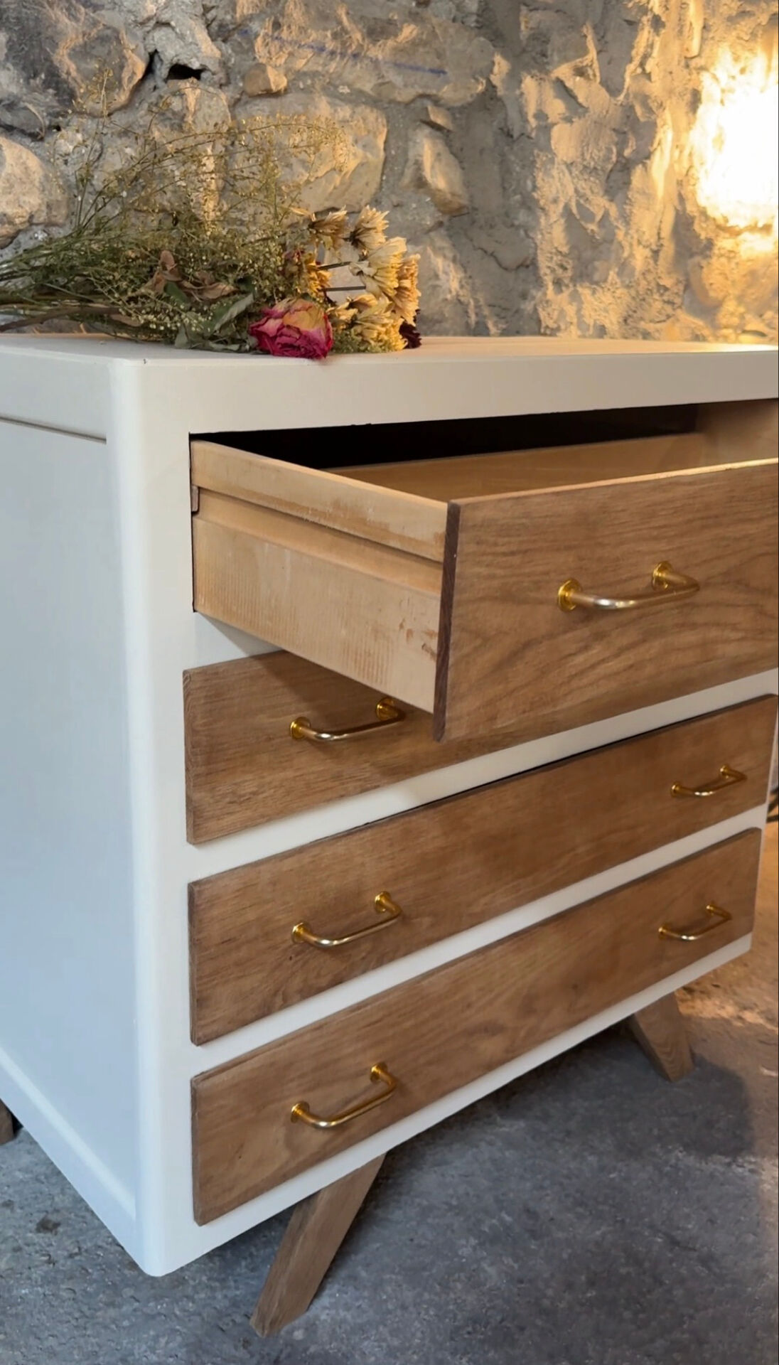 Vintage chest of drawers with 4 drawers