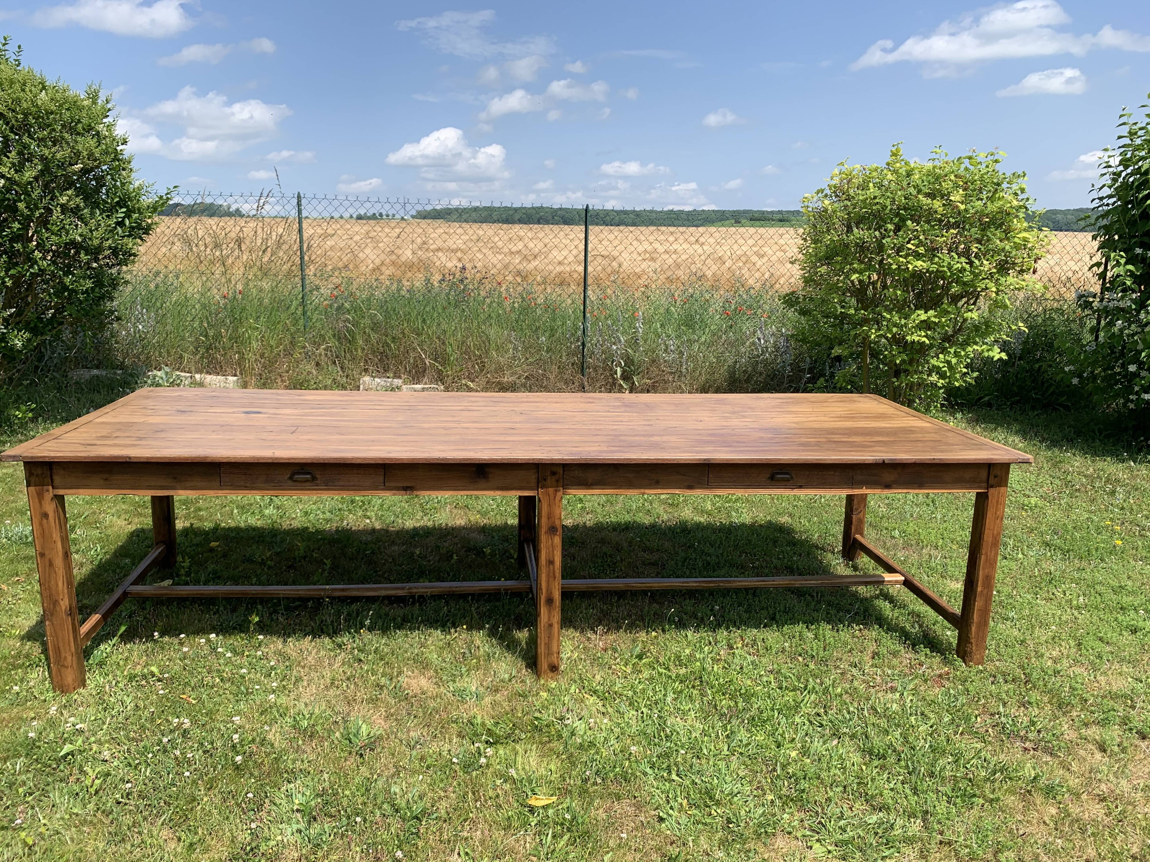 Farm table
