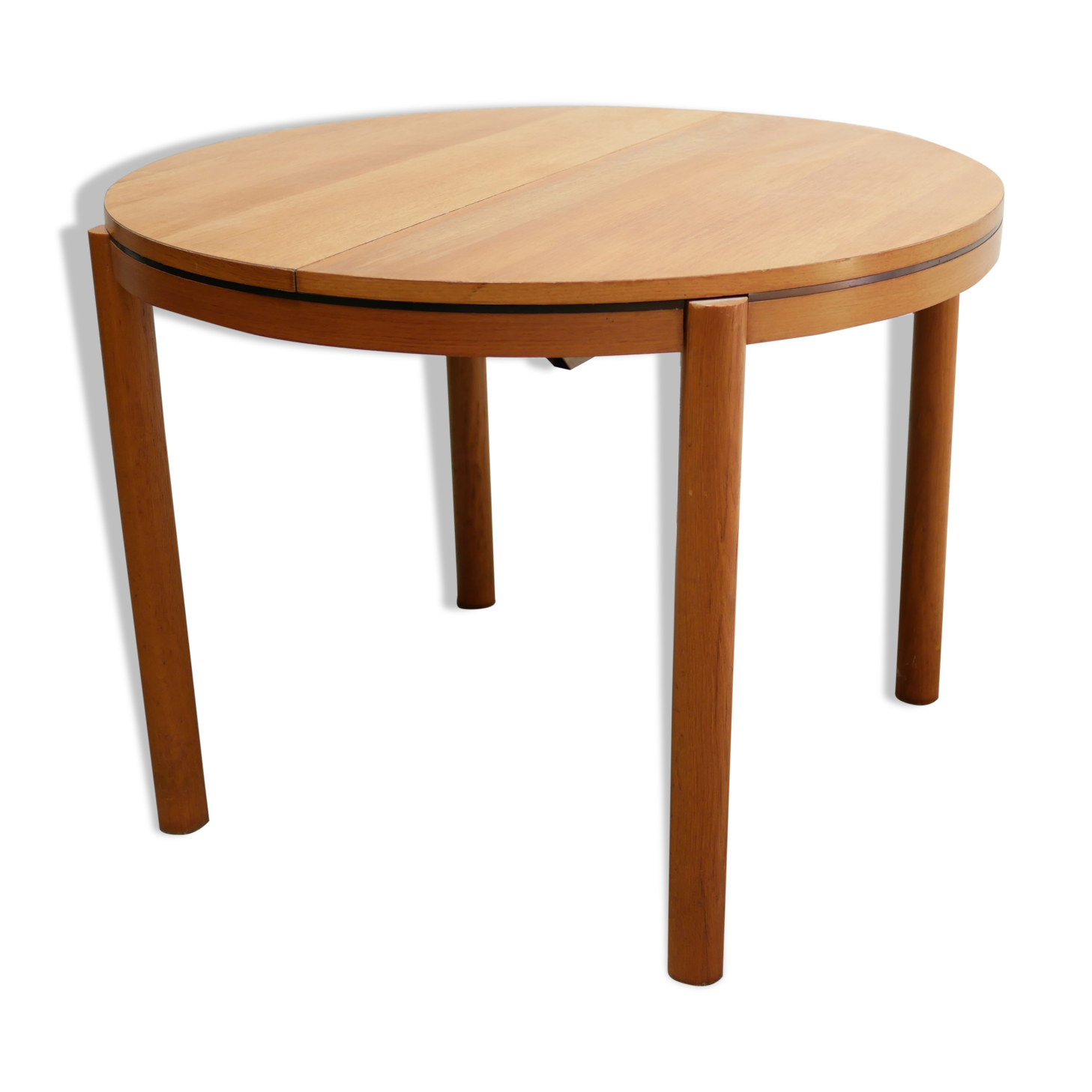 Vintage stretchy dining table