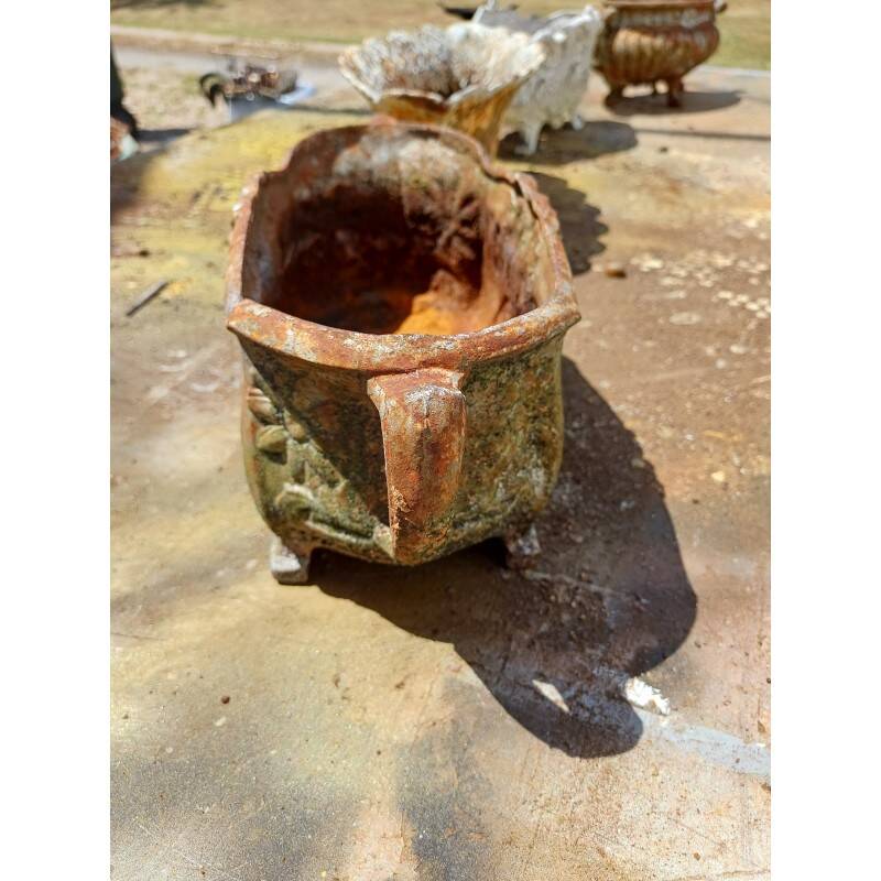 4 cast iron planters from 1900 from Charleville-Mézières, rockery style