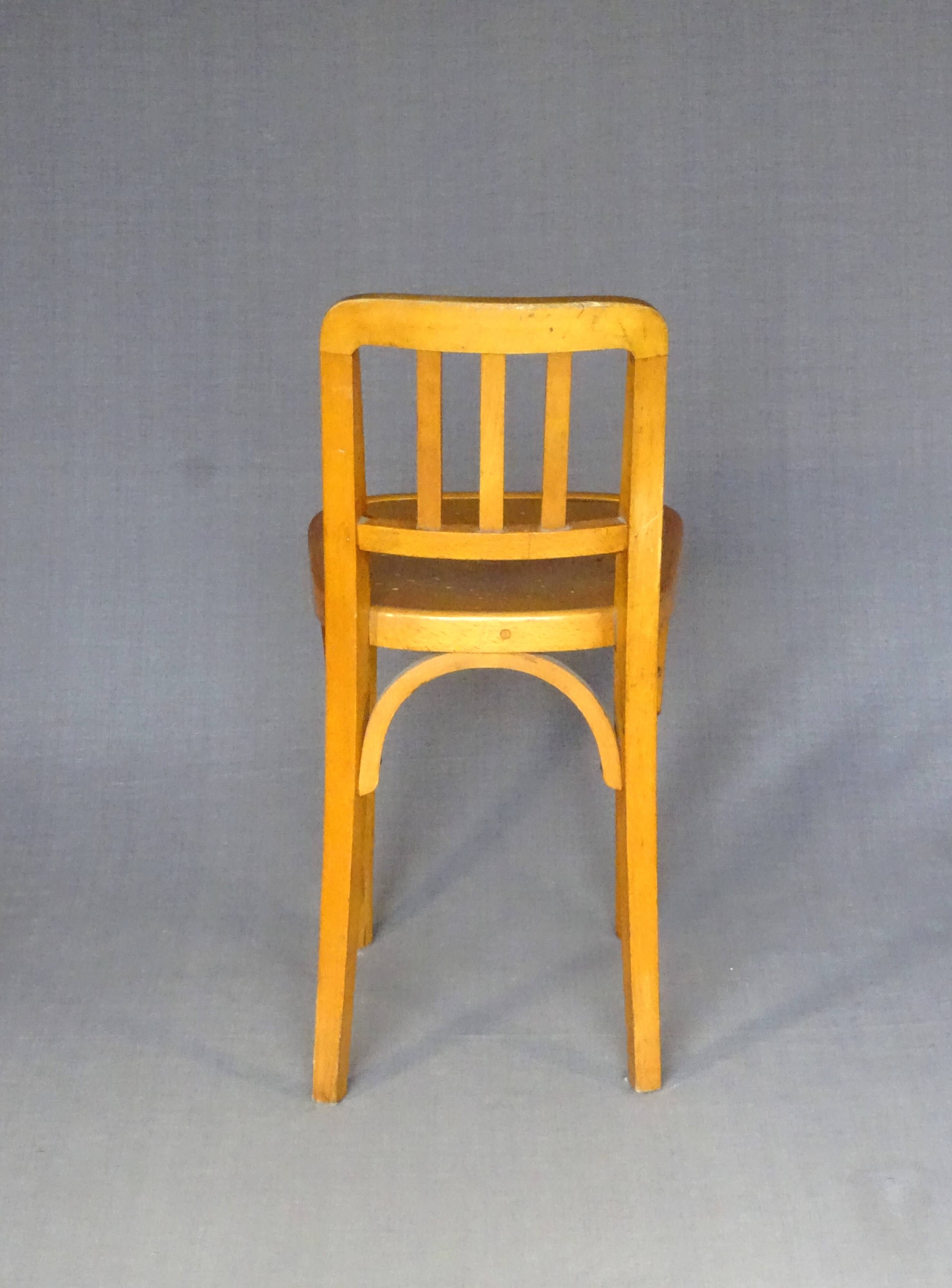 Curved wooden workshop chair Horgen Glarus (CH) 1950, not Thonet bistro.
