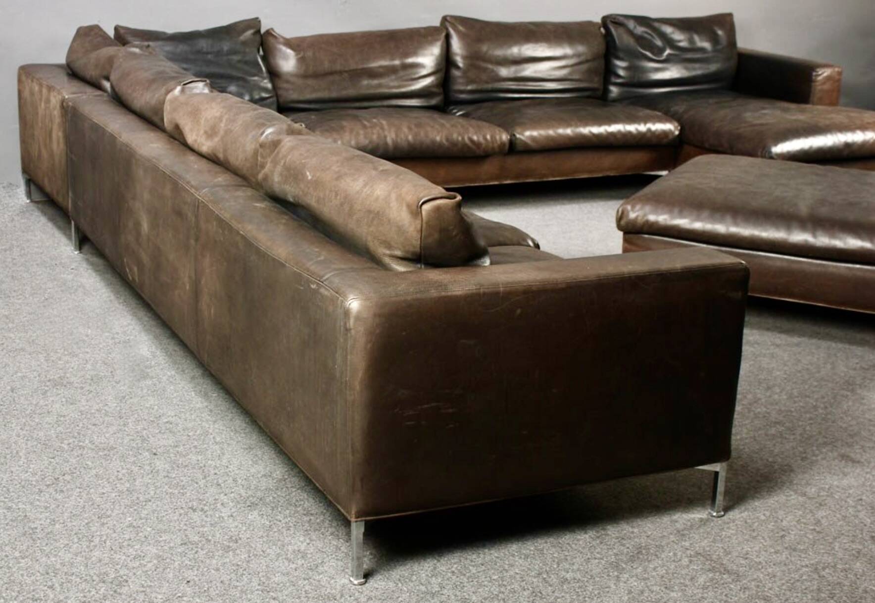 Grand modular leather sofa design for 12 people.