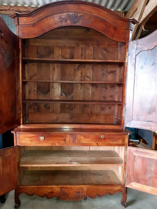 Ancien buffet 2 corps merisier massif