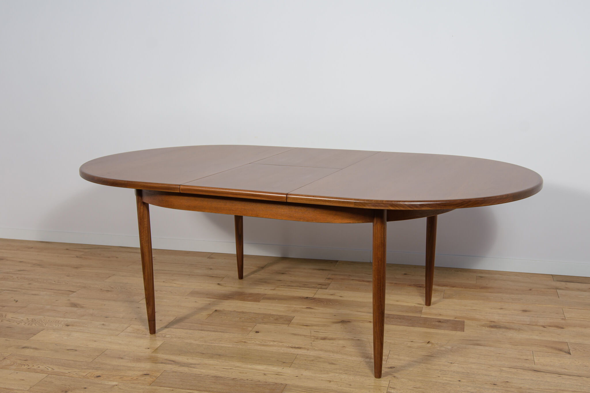 Mid-century modern teak oval dining table from G-Plan, United Kingdom, 1960s