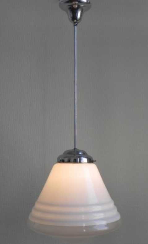 Art deco pendant light with Philips globe