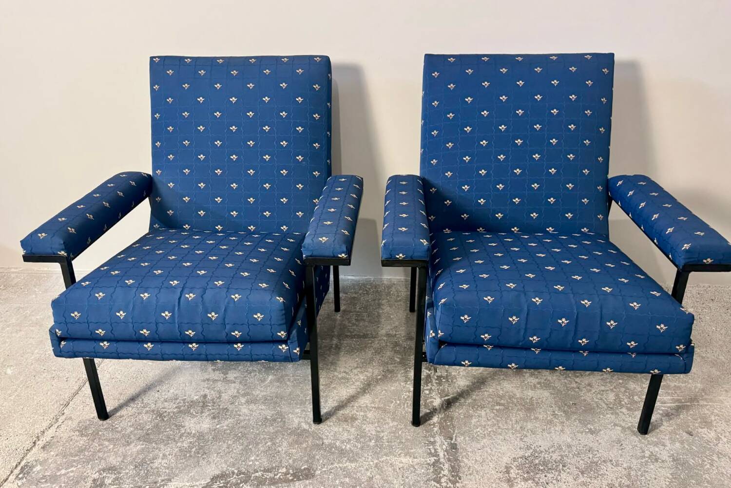 Guariche Armchairs ARP Guariche Motte Mortier 1955