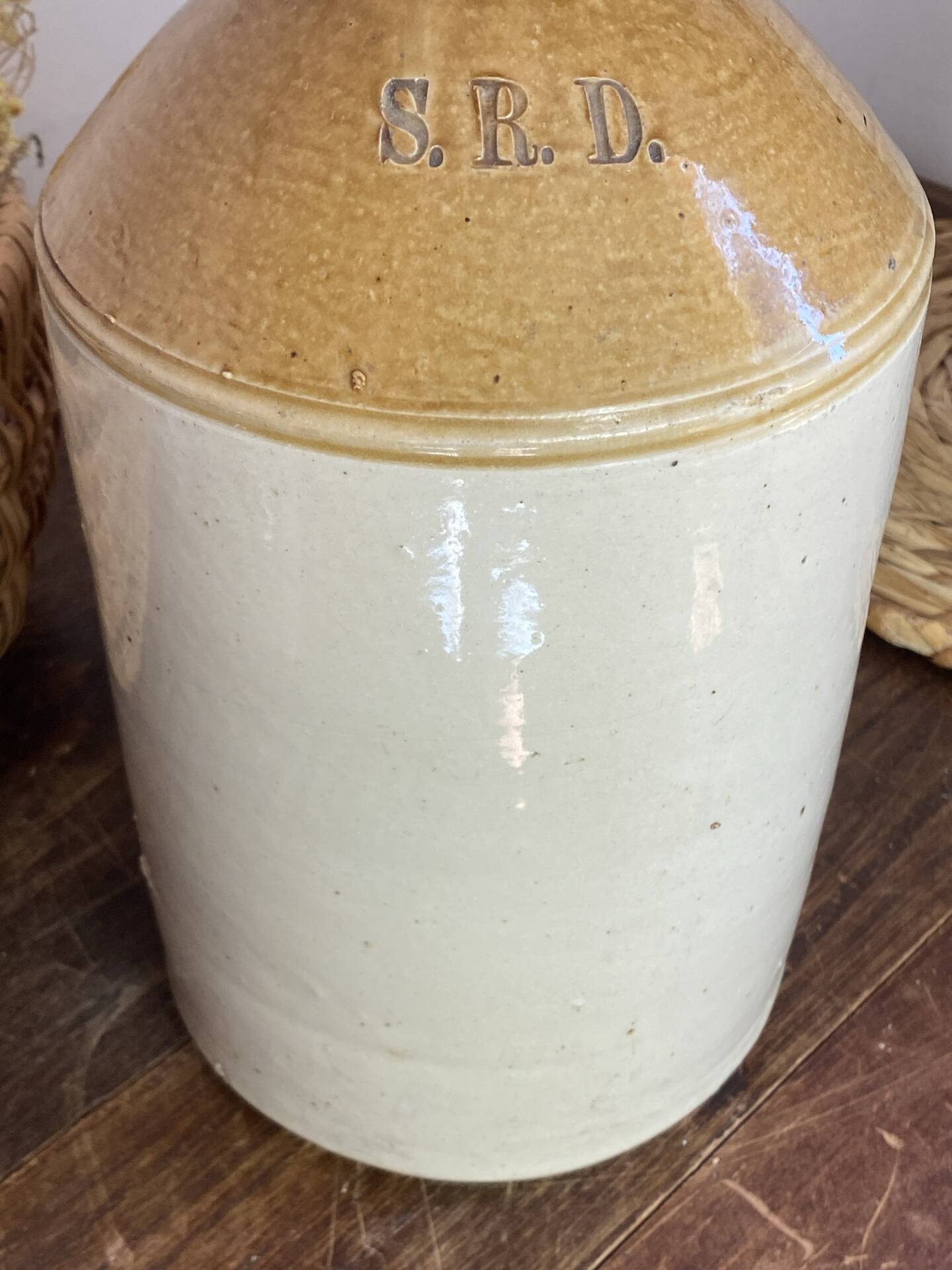 Two-tone stoneware jar, SRD, England