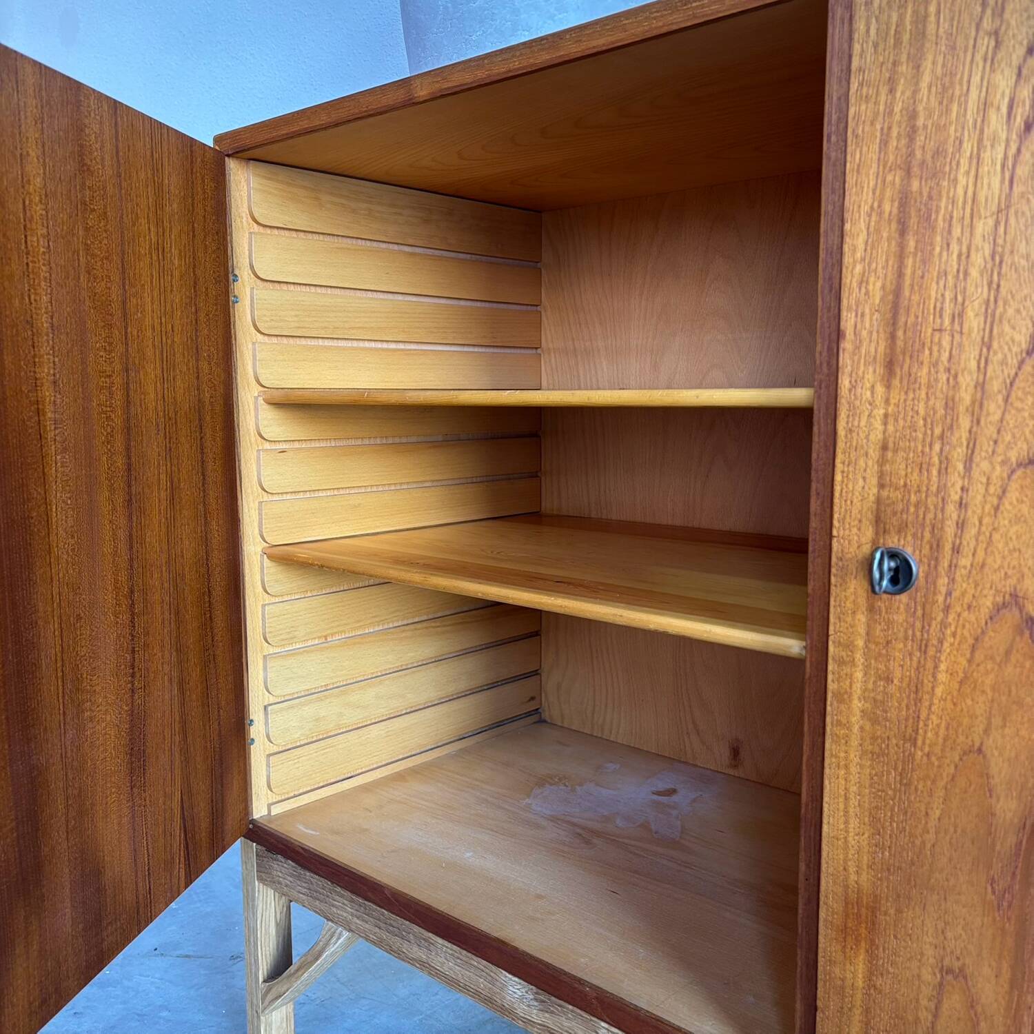 Vintage Børge Mogensen cabinet oak model 132