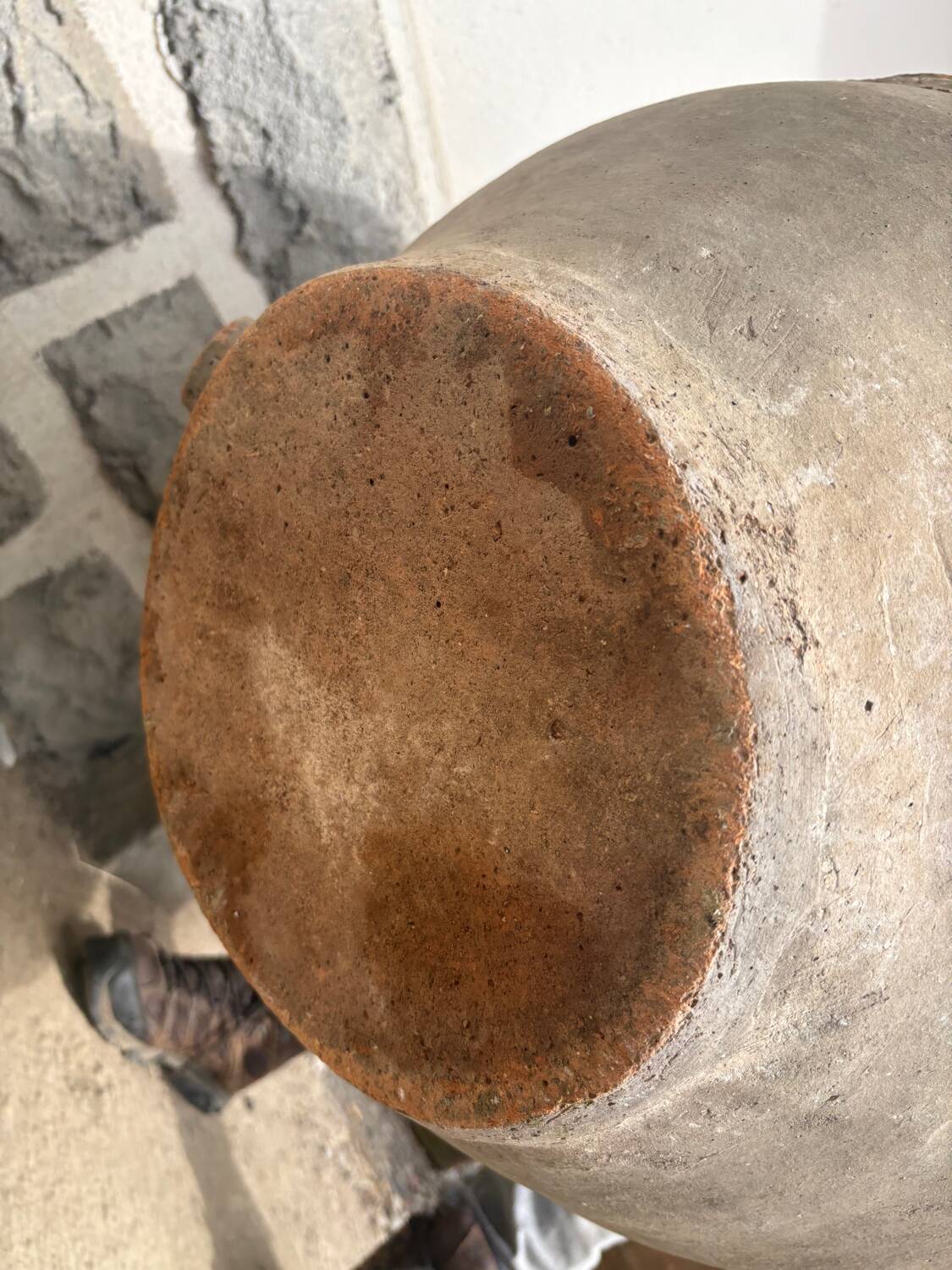 Spanish oil jar, Tinaja, 18th century.