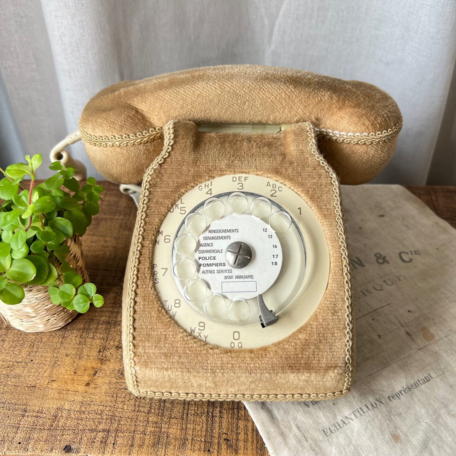 Vintage 1976 phone with cover