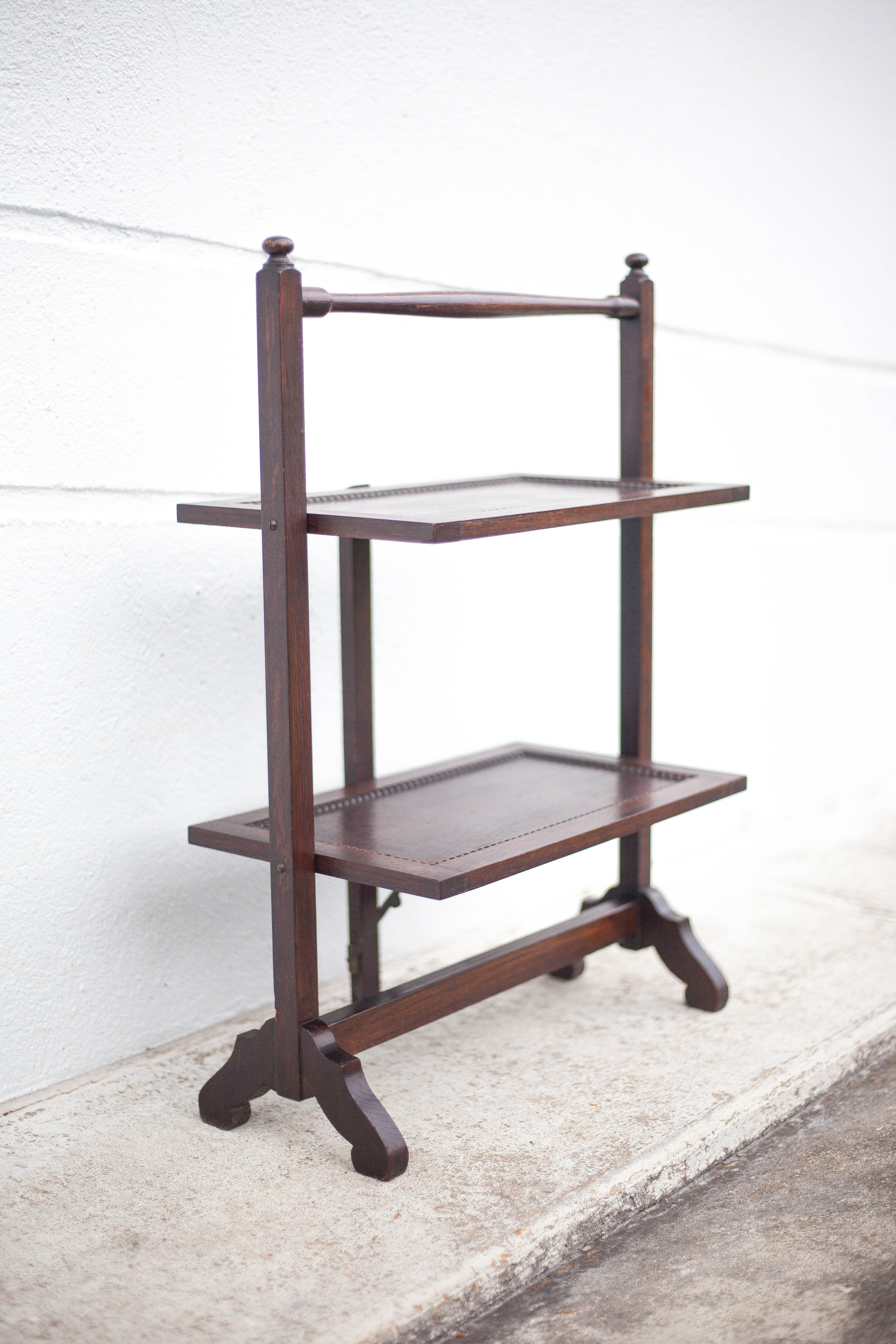 Wooden folding table, cake presentation support, side table, cake stand