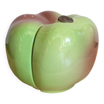 Salt and pepper apple service