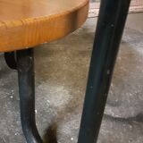 Pedestal table