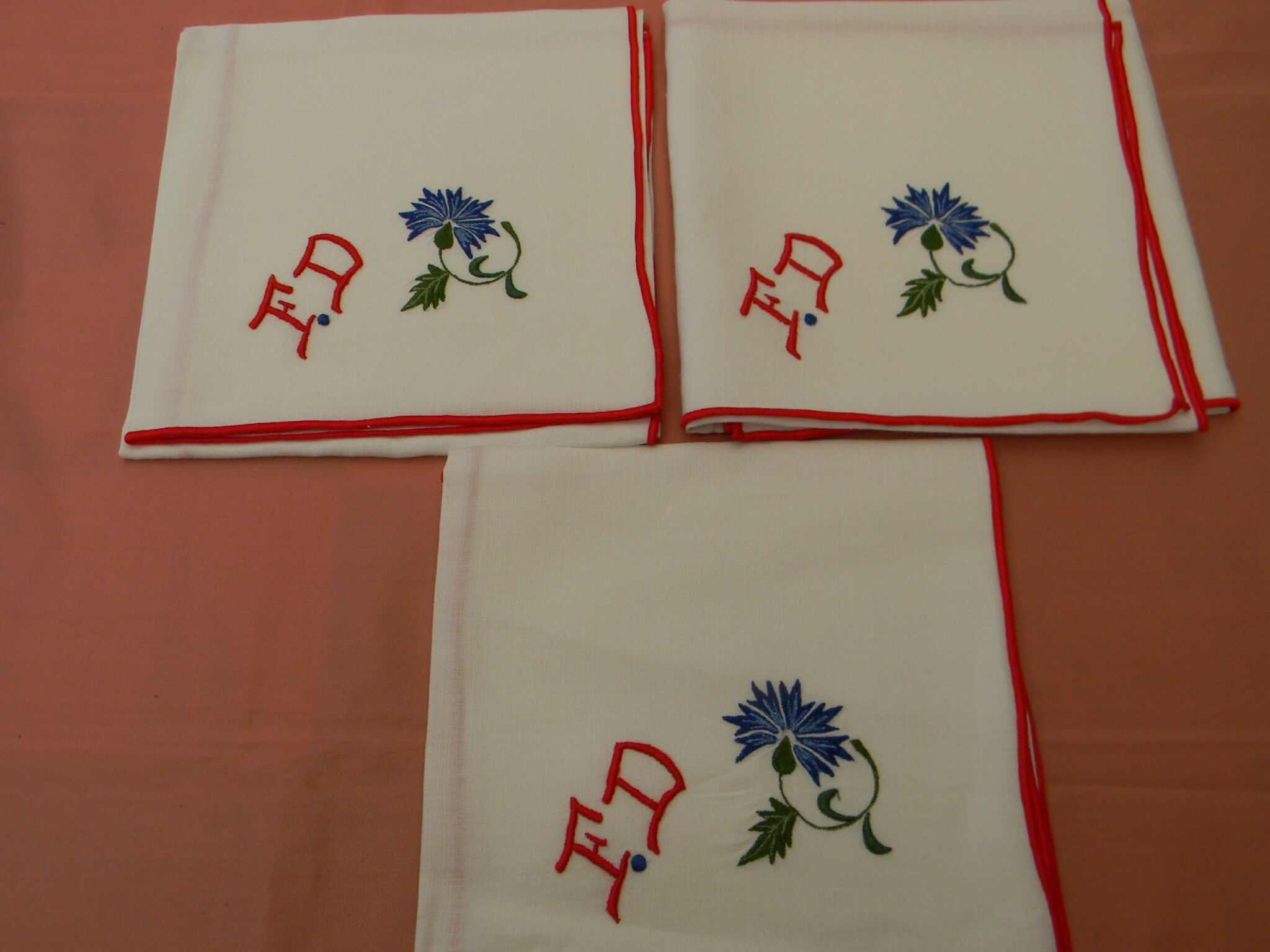 Set of 12 napkins flower décor.