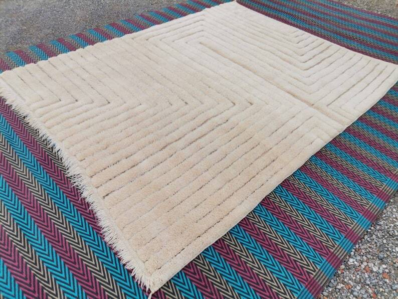 Handmade pure wool rug, size 150/250 cm.