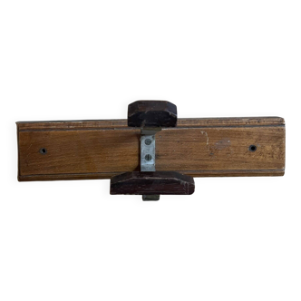 Wall-mounted coat rack