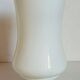 Vase en opaline sur pied début XXème