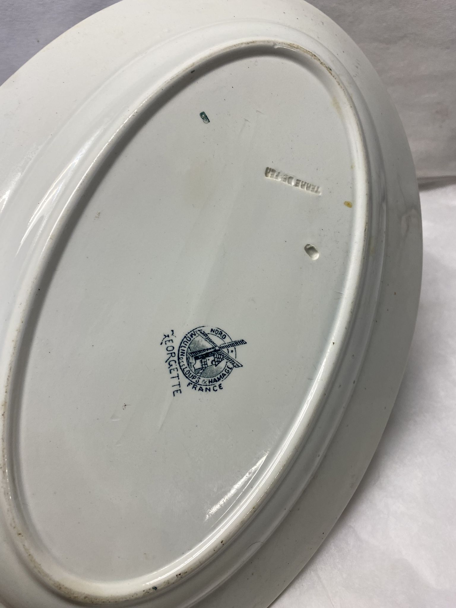 Plat Terre de Fer motif Georgette
