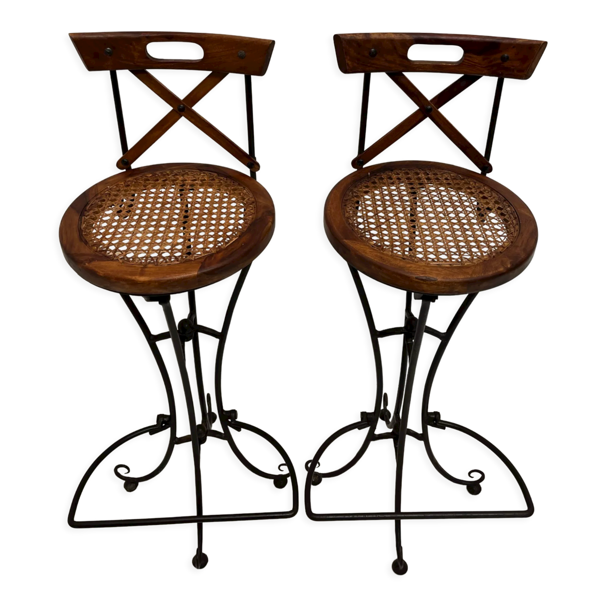 Paire de tabourets de bar vintage en bois et fer forgé avec assises cannées