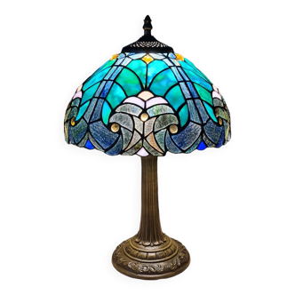 Tiffany glass style table lamp