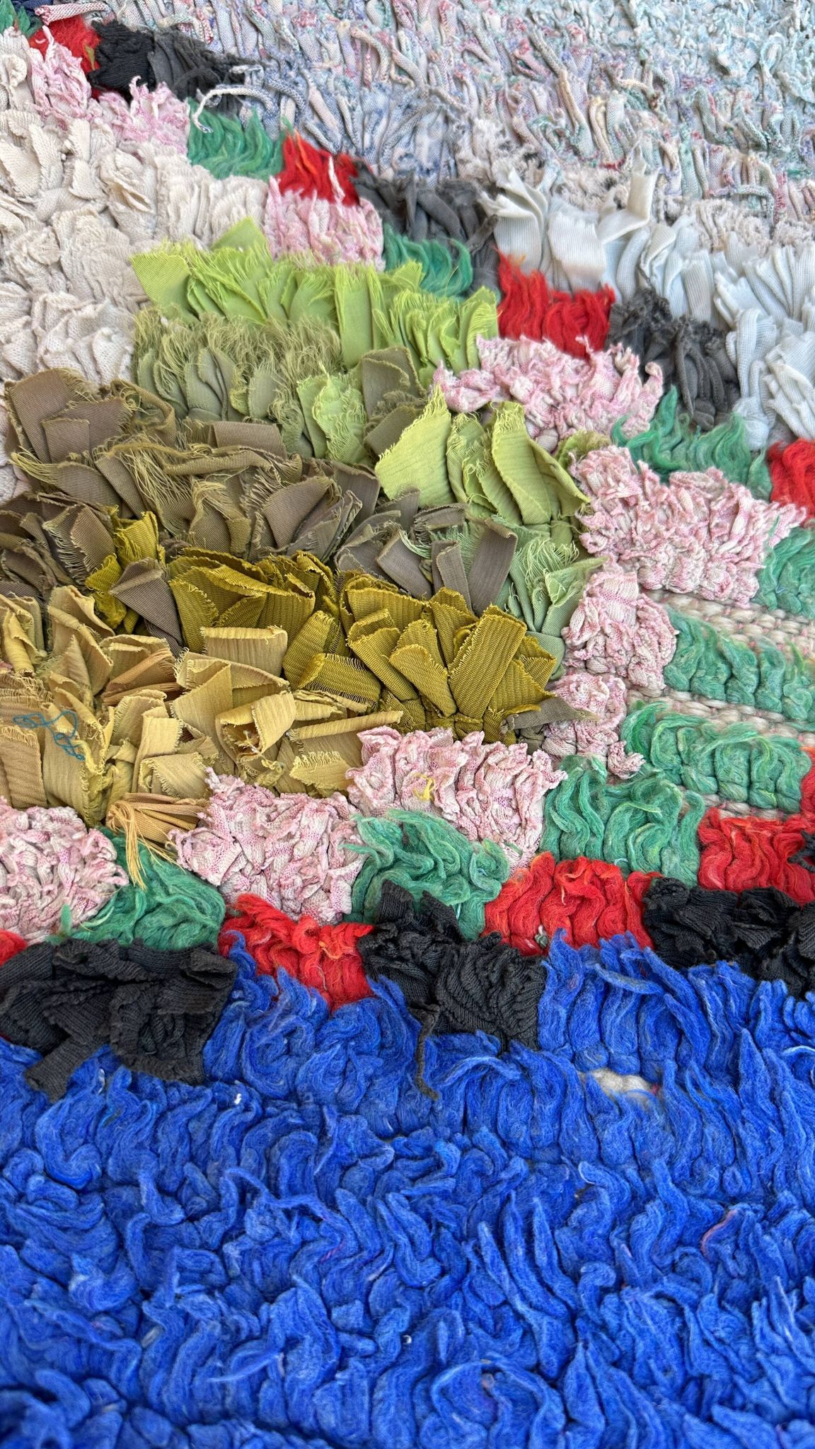 Moroccan carpet Boucherouite colored - 137 x 154 cm