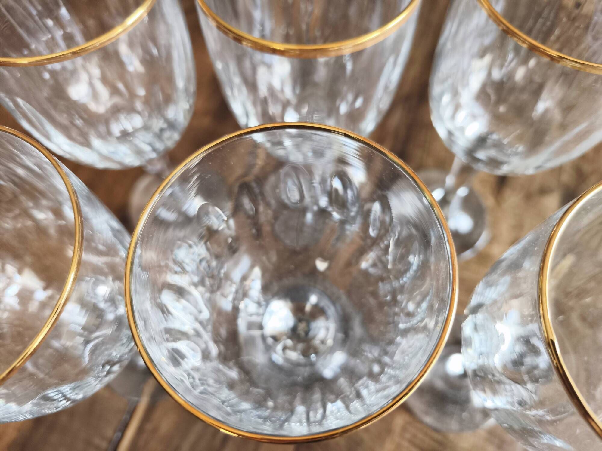 Set of 6 vintage red wine glasses with scrolled drinking rim and gold rim