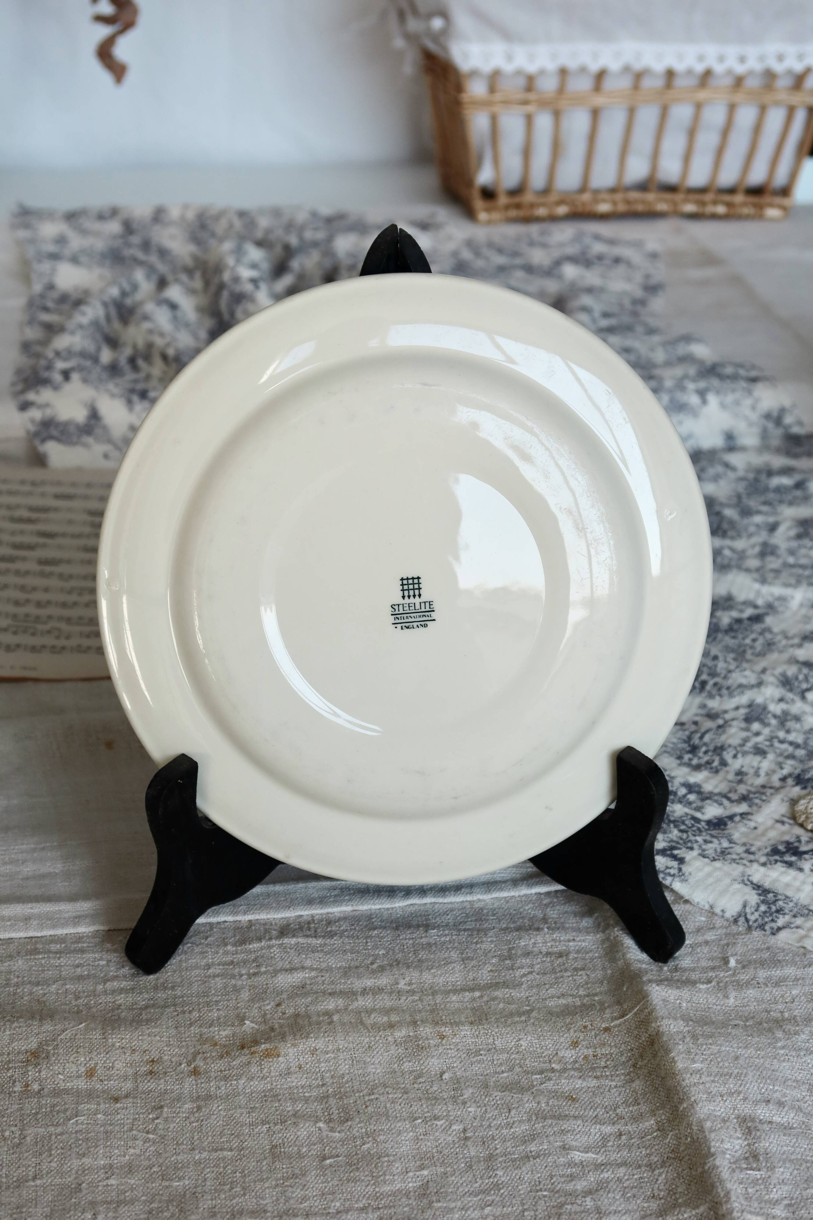 4 vintage English porcelain dessert plates with pearl trim