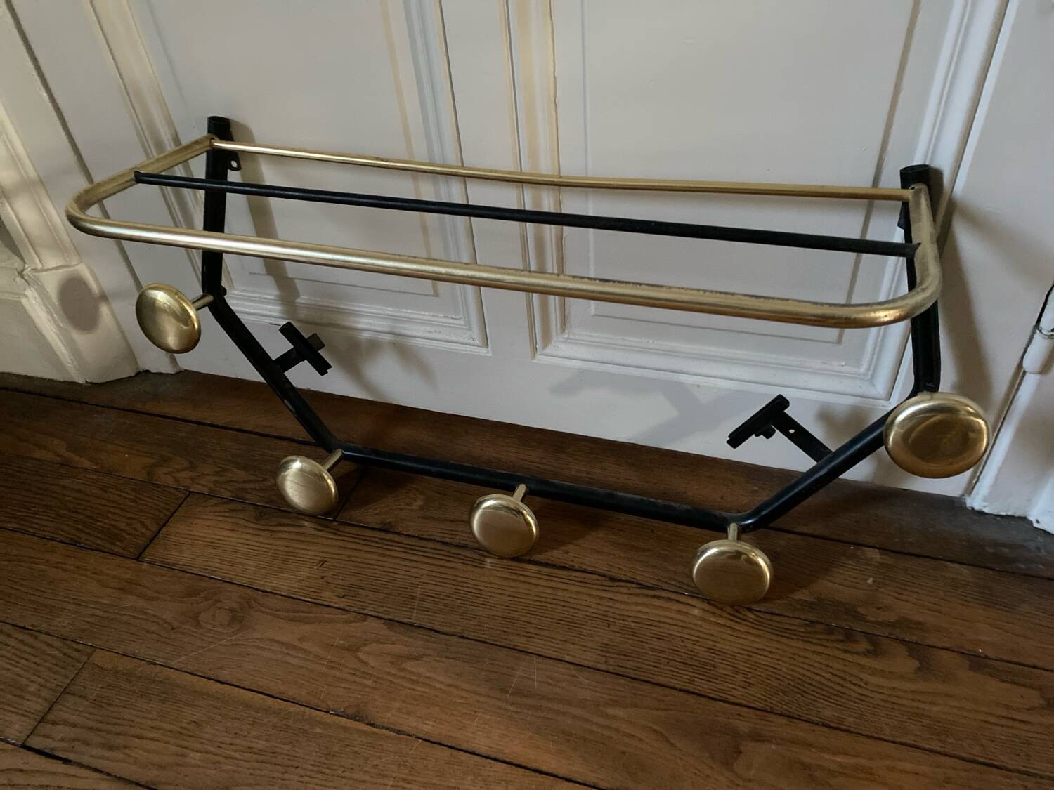 Wall coat rack